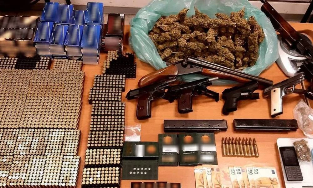 Ηράκλειο: Τρεις συλλήψεις για ναρκωτικά και όπλα – Μεγάλη επιχείρηση της ΕΛ.ΑΣ.